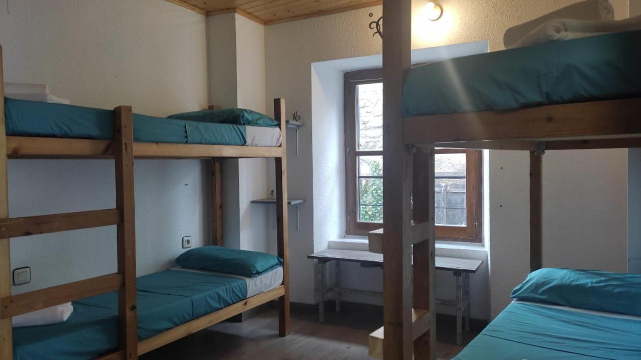 Albergue Triton - Вільянуа Екстер'єр фото